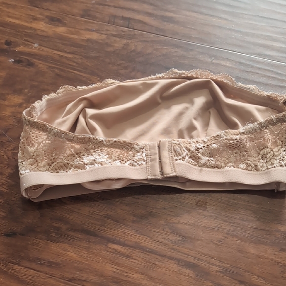 Elegant Lace Bandeau‎ Bra in Tan - Picture 3 of 3